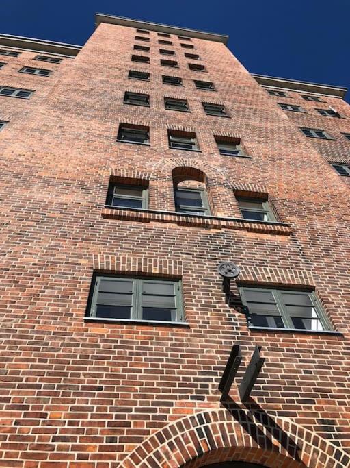 Ohlerich Speicher - Schlafen Im Hafen Wismar Exterior foto
